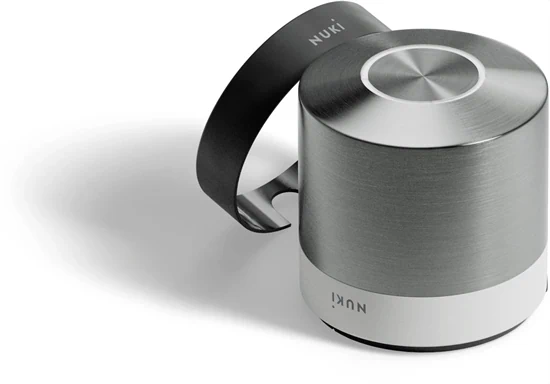 מערכת נעילה חכמה לדלת Nuki Smart Lock Ultra - גוף נירוסטה עם טבעות בסיס בצבע שחור / לבן